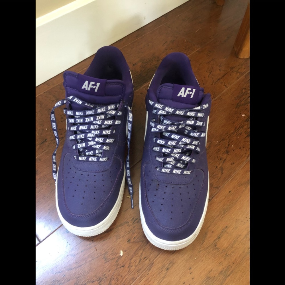 Nike aire force one low purple edition